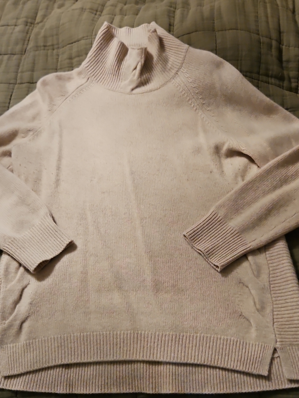 Garnet Hill 100% Cashmere Light Cream Turtleneck Sweater